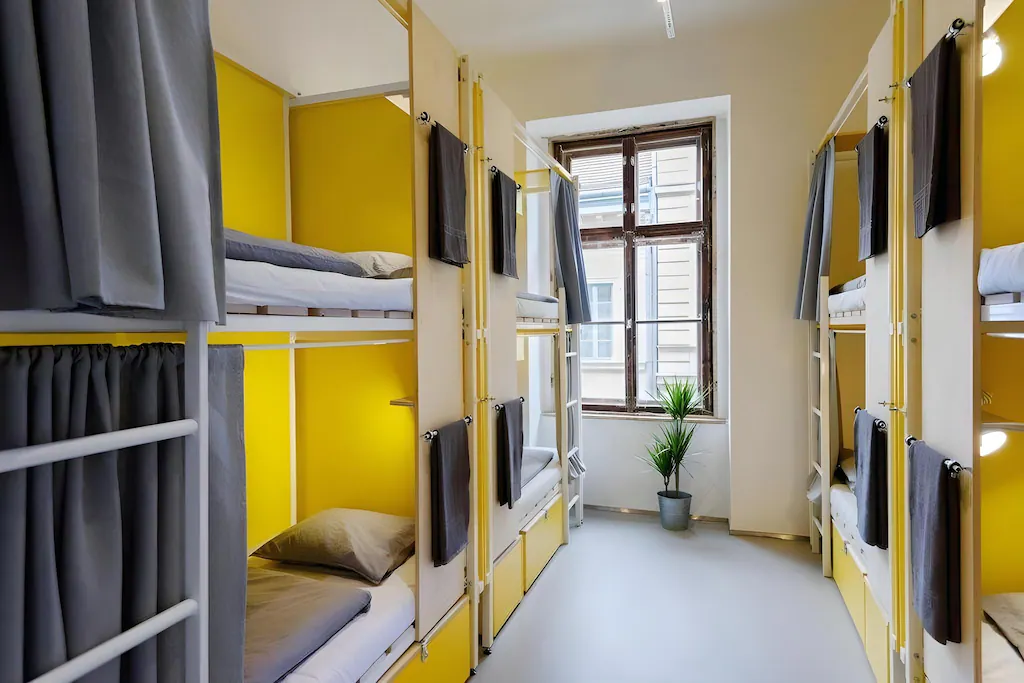 Flow Spaces – room